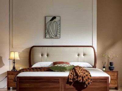 99系列#黑胡桃色软靠 材料：黑胡桃木 规格：1.5/1.8米 标配：3*20月牙桉木床边，3*6*7杉木床子 橡木卡槽：4*17橡木床边，卡槽床子 杉木高配：4*17杉木床边，2公分厚杉木满铺床板